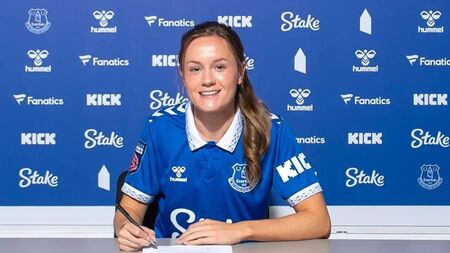 Payne signs for Everton