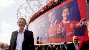 Jim Ratcliffe considering minority stake bid for Manchester United – reports Jim Ratcliffe considering minority stake bid for Manchester United – reports