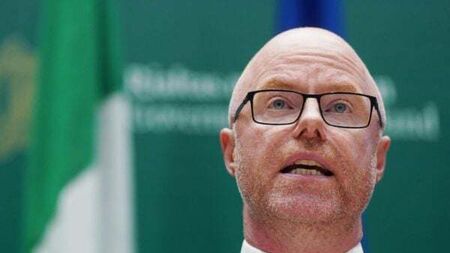 Over 1,000 consultants on new public-only Sláintecare contract