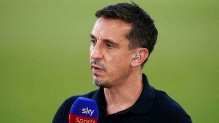 Gary Neville slams 'lawless' Premier League over Everton punishment