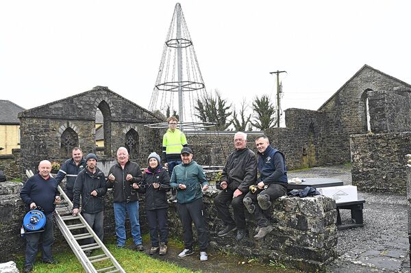 Leo Kenny, Cathal Beattie, Paul Gaffey, Cllr Laurence Fallon, Orla Donnelly, Chairperson, Rahara Tidy Towns; Simon Moran, Mark Gavin, Tom Carney and Simon Moran, pictured at the erection of the Christmas Lights at Rahara. Pic. Gerard O’Loughlin