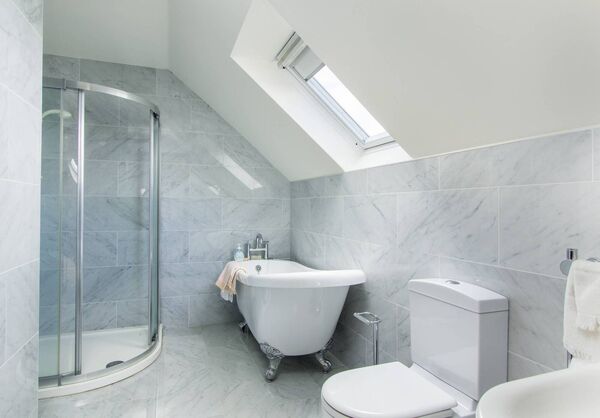 The family bathroom with Velux window.