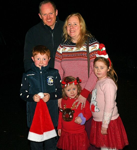 Aidan, Kirsty, Michael, Sophie and Katie Naughton, Knockcroghery, pictured at the switching on of the Christmas lights in Knockcroghery. Pic. Gerard O’Loughlin Aidan, Kirsty, Michael, Sophie and Katie Naughton, Knockcroghery, pictured at the switching on of the Christmas lights in Knockcroghery. Pic. Gerard O’Loughlin