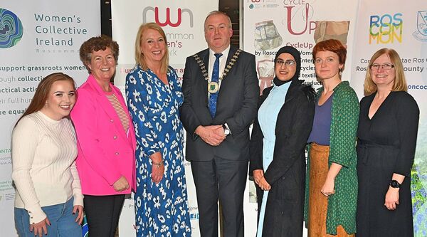 Winnie Christina McDonagh, Una Ní Chuinn, Roscommon County Council; Nora Fahy, RWN; Cllr.John Cummins, Leas Cathaoirleach, Roscommon County Council; Abeer Alhamoud; Áine Treanor, Project Co-Ordinator, RWN and Janice O’Brien, Social Inclusion Officer, Roscommon County Council. Pic. Gerard O’Loughlin