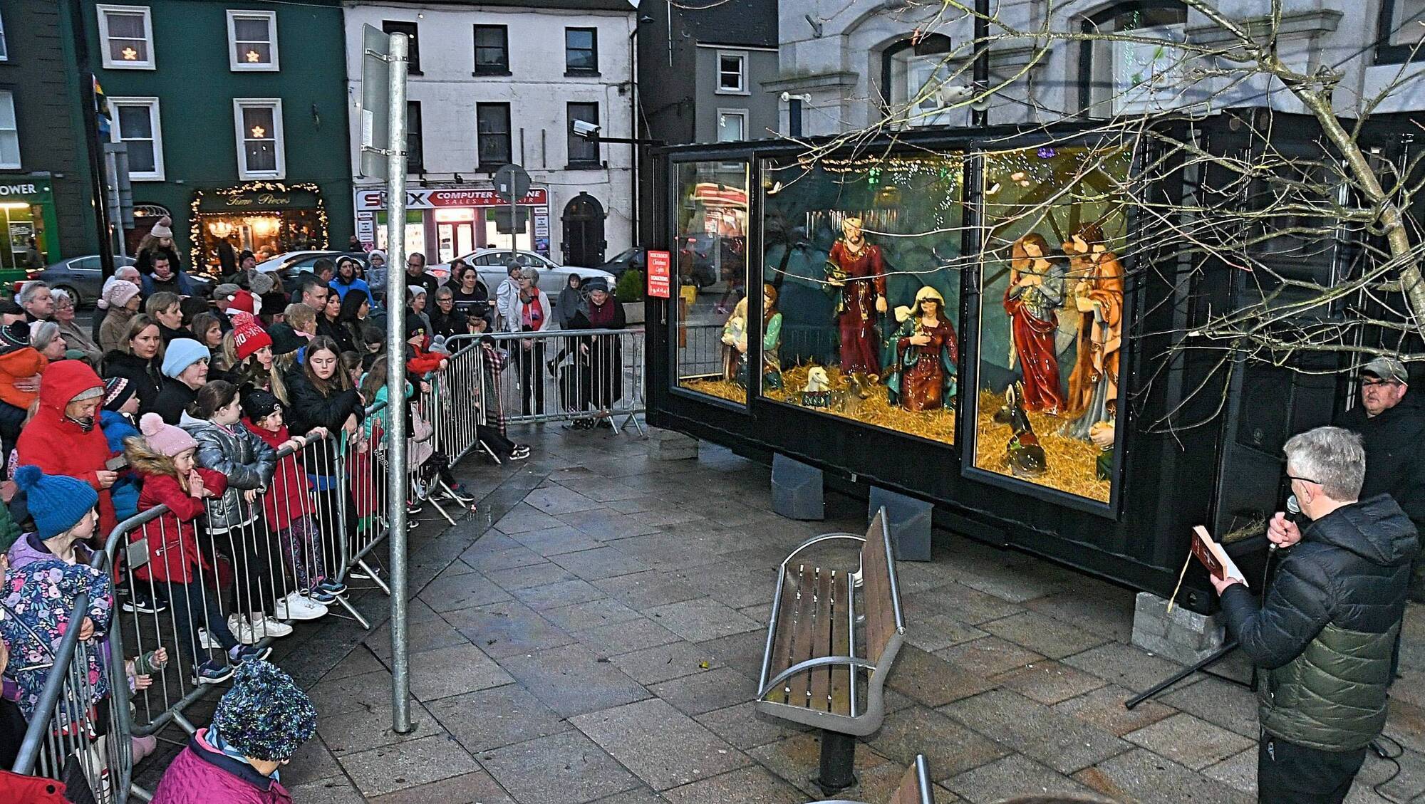 New crib with life-size figures unveiled - News - Vimarsana News