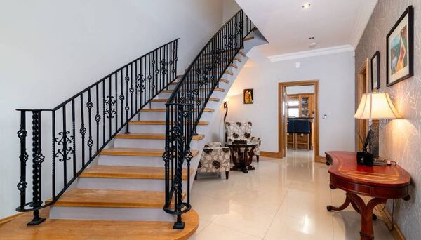 The spacious and modern entrance.
