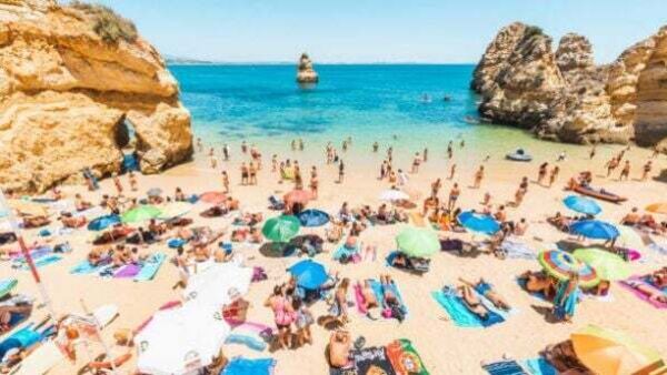 Worker fired after bumping into boss while on unauthorised holiday awarded €12,500