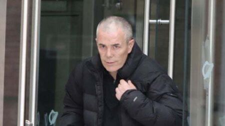 Jail for man who threw blue paint over Luke Kelly statue