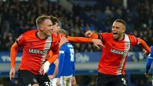 Cauley Woodrow sends Luton into FA Cup fifth round with late winner at Everton Cauley Woodrow sends Luton into FA Cup fifth round with late winner at Everton