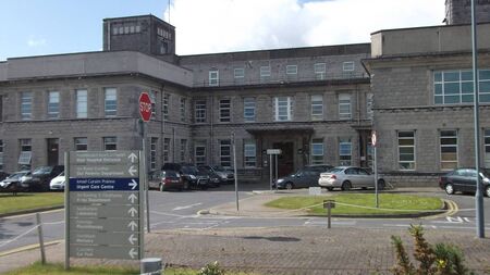 Covid outbreak at Roscommon Hospital limits visitor access