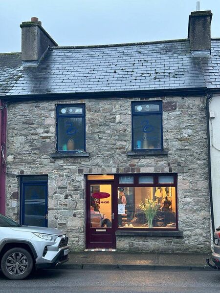 An opportunity to lease a large, ready to go, fully equipped hairdressing salon has become available in Ballaghaderreen. An opportunity to lease a large, ready to go, fully equipped hairdressing salon has become available in Ballaghaderreen.