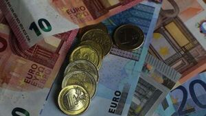 Third of workers have no private pension cover, figures show