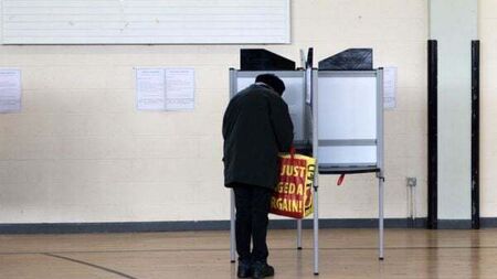 Referendums: Voter turnout picks up as 10pm closing time looms