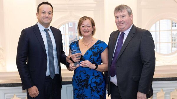 Vision Ireland Shop Volunteer of the Year award for Joanne