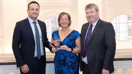 Vision Ireland Shop Volunteer of the Year award for Joanne