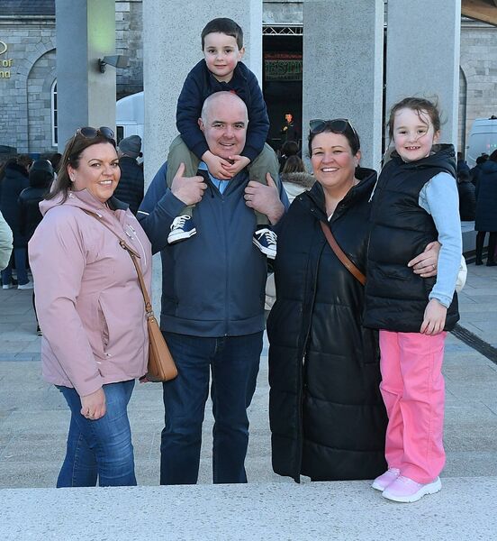 Michelle Quine pictured with John, Jamie, Cathy and Emma Holmes, Oran, at the Roscommon Easter Festival. Pic. Gerard O’Loughlin Michelle Quine pictured with John, Jamie, Cathy and Emma Holmes, Oran, at the Roscommon Easter Festival. Pic. Gerard O’Loughlin