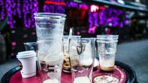 Fall in number of pubs met with rise in off-licences Fall in number of pubs met with rise in off-licences