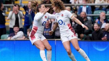 England overwhelm Ireland to keep Six Nations title hopes firmly on track