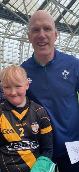 Shane from Tisrara NS with Paul O'Connell as Tisrara NS pupils travelled from Four Roads to Dublin to participate in the ALDI Play Rugby National Festival in the Aviva Stadium. 