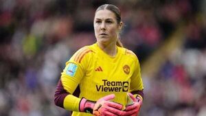 Mary Earps will take her time to decide Manchester United future Mary Earps will take her time to decide Manchester United future