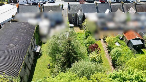 The property has a large garden.