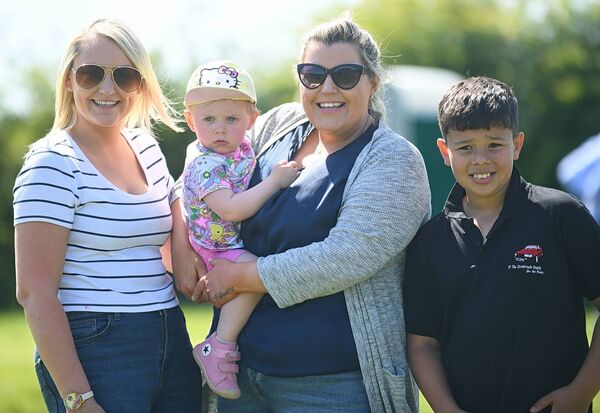 Shauna Harvey, Castlerea; Sadhbh Flanagan and Tina Maguire, Loughglynn, with Nathan O’Connor, Ballintubber, pictured at the Roscommon Ploughing Championships in Ballinaheglish. Pic. Gerard O’Loughlin Shauna Harvey, Castlerea; Sadhbh Flanagan and Tina Maguire, Loughglynn, with Nathan O’Connor, Ballintubber, pictured at the Roscommon Ploughing Championships in Ballinaheglish. Pic. Gerard O’Loughlin
