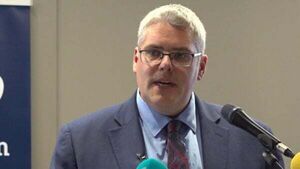 Robinson ‘to continue Irish Sea border fight’ after being ratified as DUP leader Robinson ‘to continue Irish Sea border fight’ after being ratified as DUP leader