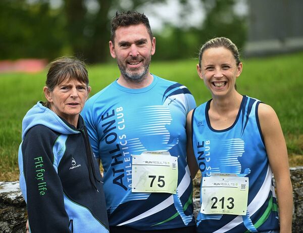 Teresa Henson, Ray Fallon and Rebecca Rushe, pictured at the recent Athlone 10-mile run at Clonown. Pic. Gerard O’Loughlin Teresa Henson, Ray Fallon and Rebecca Rushe, pictured at the recent Athlone 10-mile run at Clonown. Pic. Gerard O’Loughlin