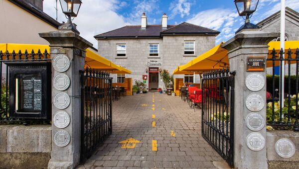 Gleeson’s Townhouse, Roscommon has been included in a Sunday Times list of the ‘100 Best Places To Stay in Ireland this Summer’.