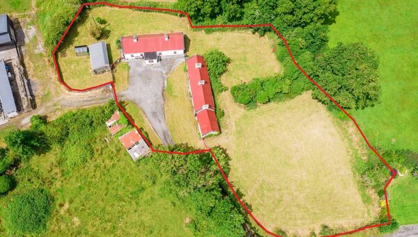 This charming property comprising of a detached two bedroomed cottage plus an additional derelict one bedroomed detached cottage is on the market at Anratabeg/Anrittabeg, Lanesborough.