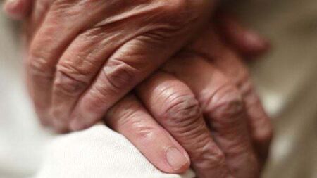 Long-term exposure to air pollution linked to mental health issues in older people - study