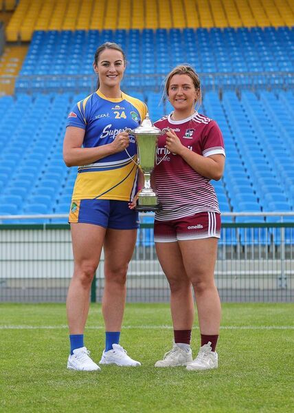 Clann na nGael’s Jenny Higgins and Boyle’s Shannon Kerins at the launch of this year’s Roscommon LGFA senior championship in Dr. Hyde Park. 