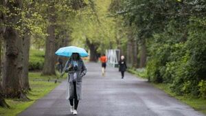 Bank holiday washout: Met Éireann issues orange weather warning for heavy rain Bank holiday washout: Met Éireann issues orange weather warning for heavy rain