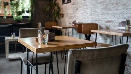 Almost 600 restaurants and cafés were forced to close in the last year