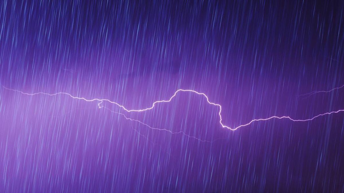 Lightning knocks out power to hundreds of homes across County Roscommon 
