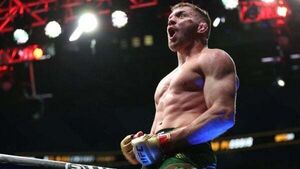 Du Plessis submits Adesanya to retain UFC middleweight title Du Plessis submits Adesanya to retain UFC middleweight title