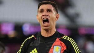Emiliano Martinez signs new long-term Aston Villa deal Emiliano Martinez signs new long-term Aston Villa deal