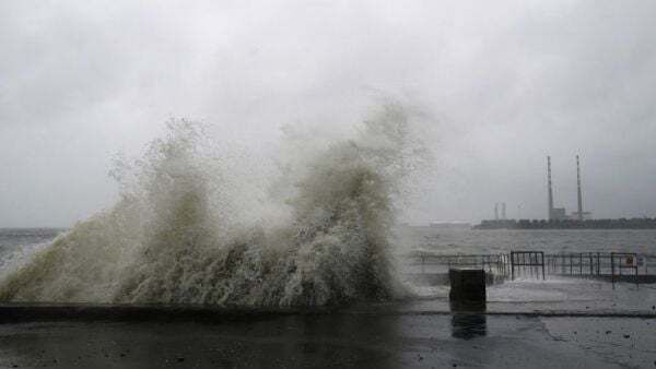 Yellow rain warning extended to eight counties