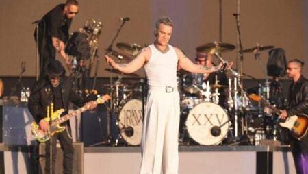 Robbie Williams interviewed in BBC boy band documentary from Louis Theroux