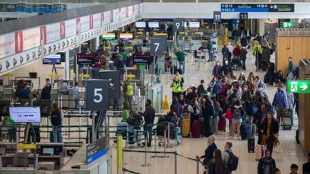 Dublin Airport cap poses ‘serious risk’ to economic growth, Chambers says