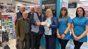 Generous donation by Roscommon football legend to Hospice Foundation