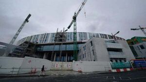 Children’s hospital is ‘hostage in negotiations’ with construction firm, board says