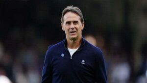 West Ham boss Julen Lopetegui injures calf in frustration during Liverpool loss