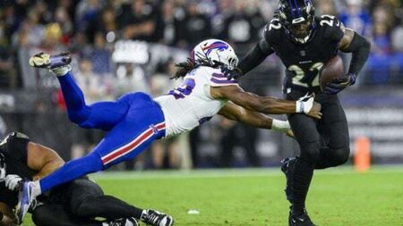 Derrick Henry powers Baltimore Ravens past the Buffalo Bills