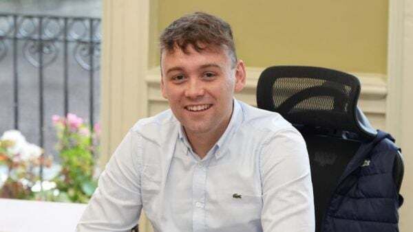 Budget measures ‘not enough to stop young teachers from moving abroad’