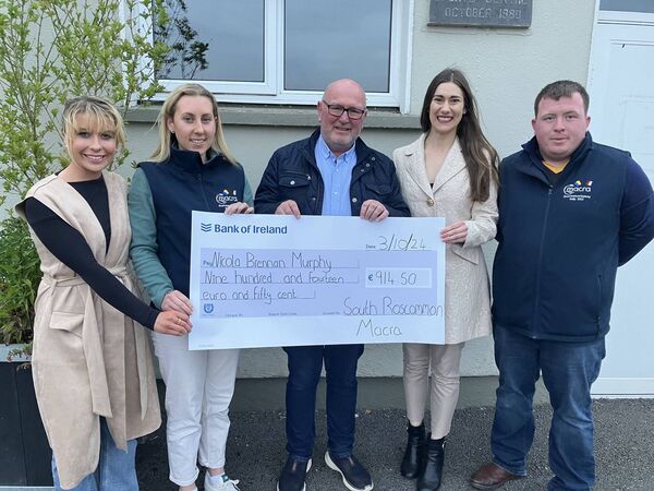 Following the South Roscommon Macra charity tractor run on September 1st in Ballydangan, a total of €914.50 was raised for both Nicola Murphy and Ollie Johnson, who are battling Motor Neurone disease. Pictured are Elaine Brady, Kelsey Daly, Rachel Hastings, and John Fallon from South Roscommon Macra presenting the cheque to Joe Murphy on behalf of his wife, Nicole Brennan Murphy from Strokestown. Following the South Roscommon Macra charity tractor run on September 1st in Ballydangan, a total of €914.50 was raised for both Nicola Murphy and Ollie Johnson, who are battling Motor Neurone disease. Pictured are Elaine Brady, Kelsey Daly, Rachel Hastings, and John Fallon from South Roscommon Macra presenting the cheque to Joe Murphy on behalf of his wife, Nicole Brennan Murphy from Strokestown.