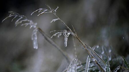 Status yellow snow and ice warning issued for three counties