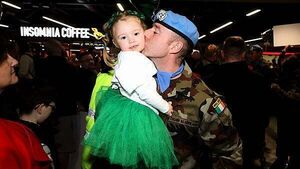 Cheers and emotional reunions as Irish peacekeepers touch down on home soil Cheers and emotional reunions as Irish peacekeepers touch down on home soil