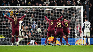 Tottenham pay for missed chances after Mats Hummels earns Roma a draw Tottenham pay for missed chances after Mats Hummels earns Roma a draw