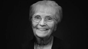 Long-serving Manchester United receptionist Kath Phipps dies aged 85